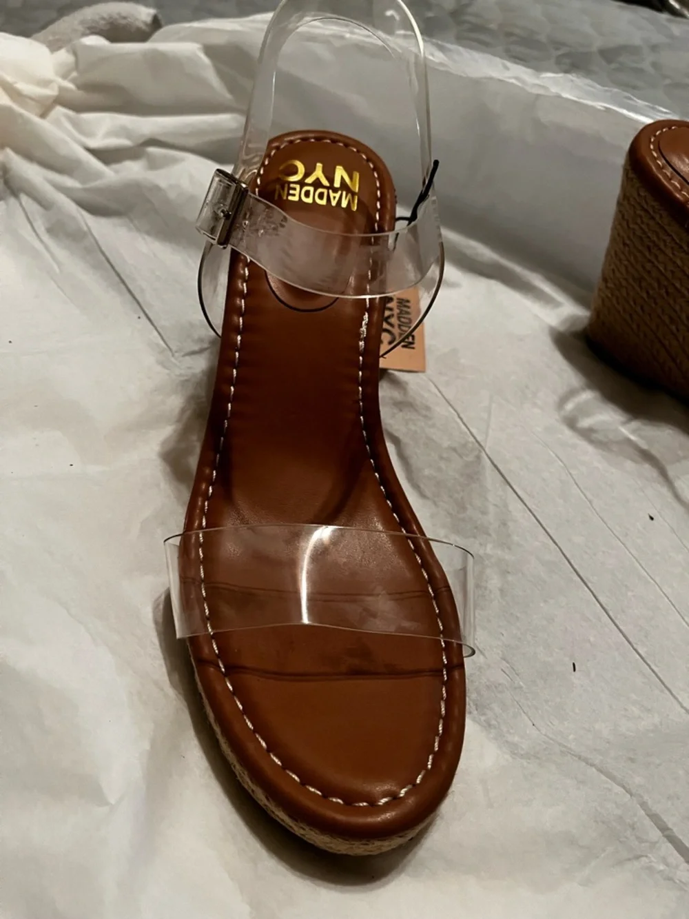 MADDEN NYC ~CLEAR LUCITE ESPADRILLE WEDGE SANDALS~SIZE 9 - Picture 7 of 8